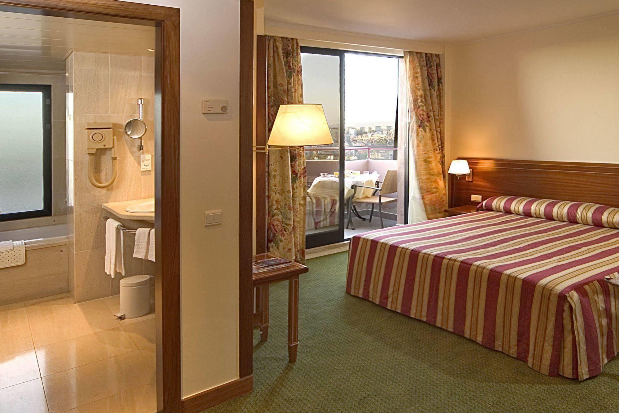 Real Parque Hotel 4*
