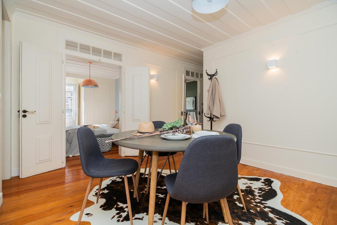 Stunning & Modern 2 Bedroom In Chiado Apartamento