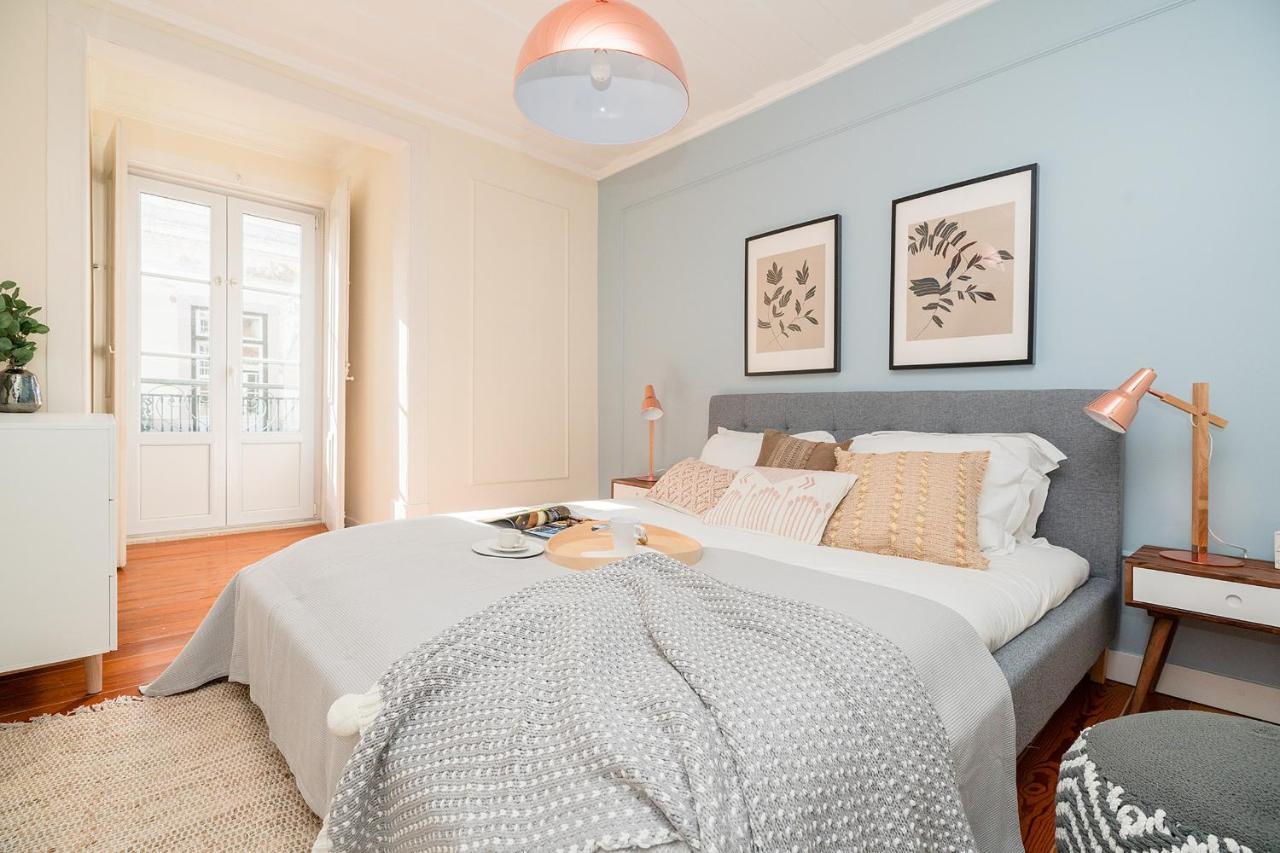 Stunning & Modern 2 Bedroom In Chiado * Lisboa