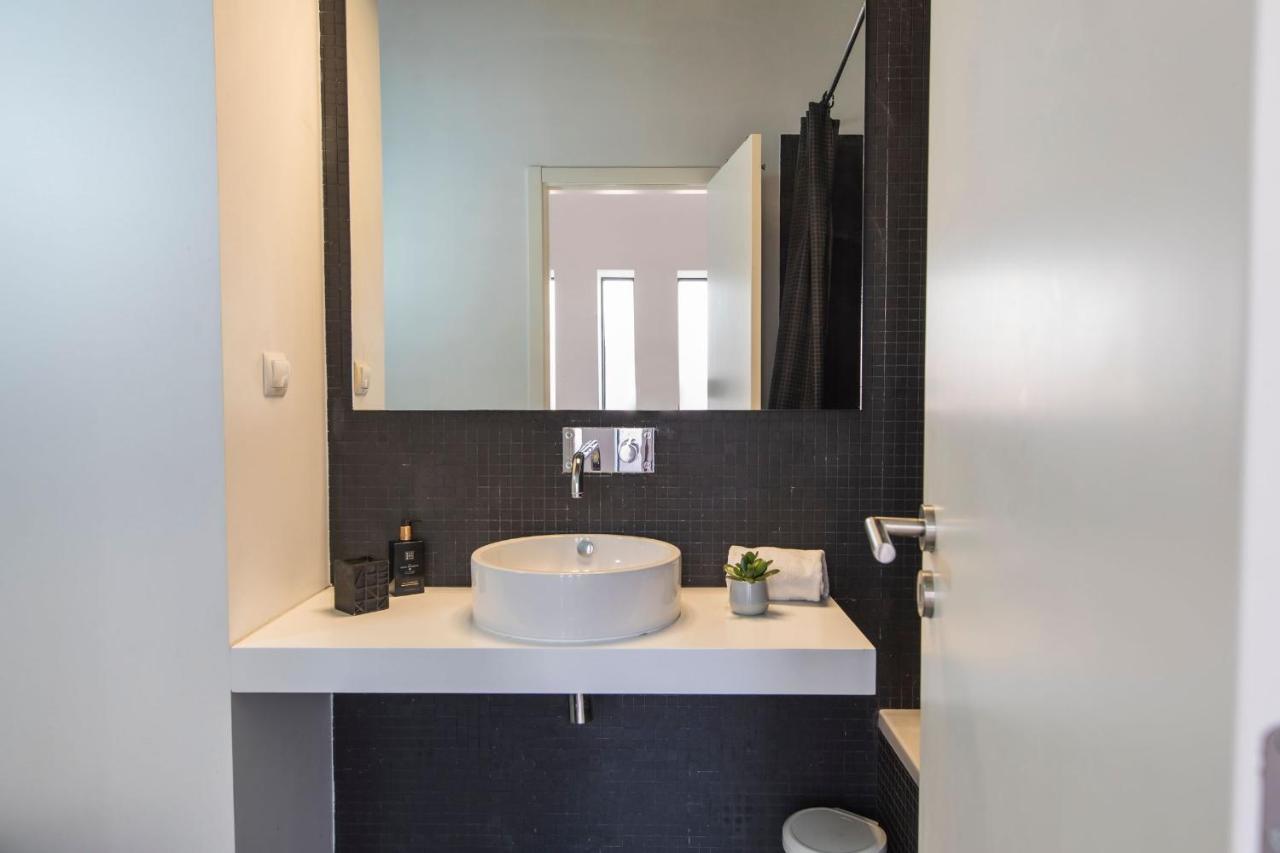 Bairro Alto Stunning Flat With Balcony By Lovelystay