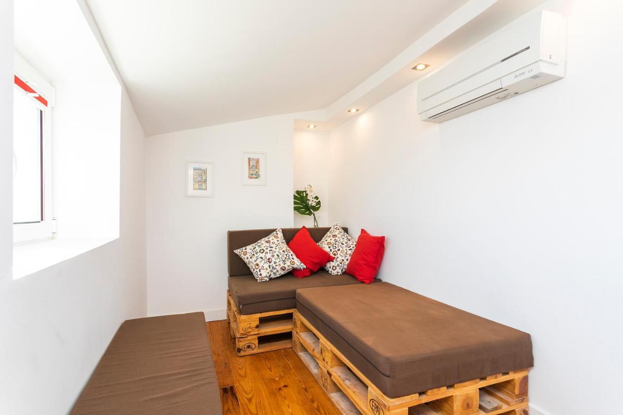 Cosy Alfama Hideout - With Rooftop Terrace Apartment *