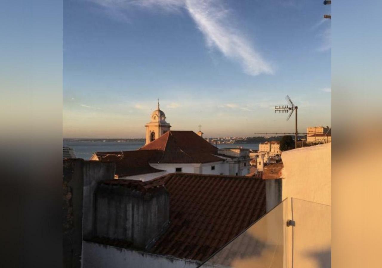 Cosy Alfama Hideout - With Rooftop Terrace Apartment