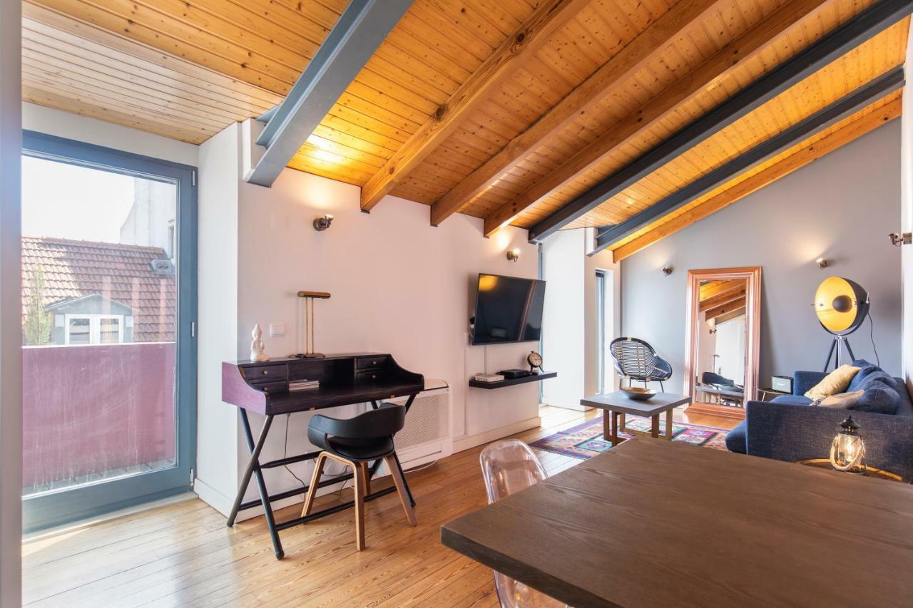 Bairro Alto Stunning Flat With Balcony By Lovelystay