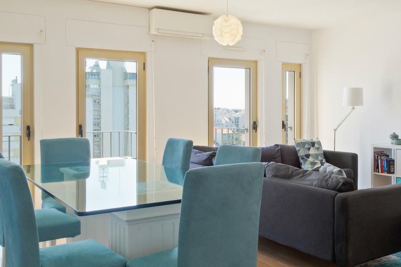 Holiday home Stunning 2 Bdr Apt Sleeps 4 Nr Entrecampos