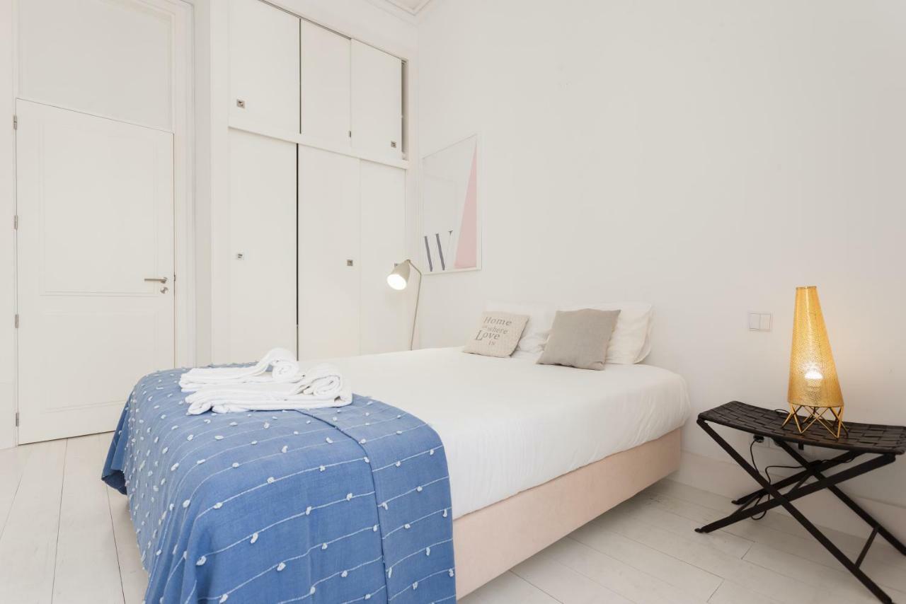 Baixa Tile Blue Two-bedroom - By Lu Holidays Apartment *