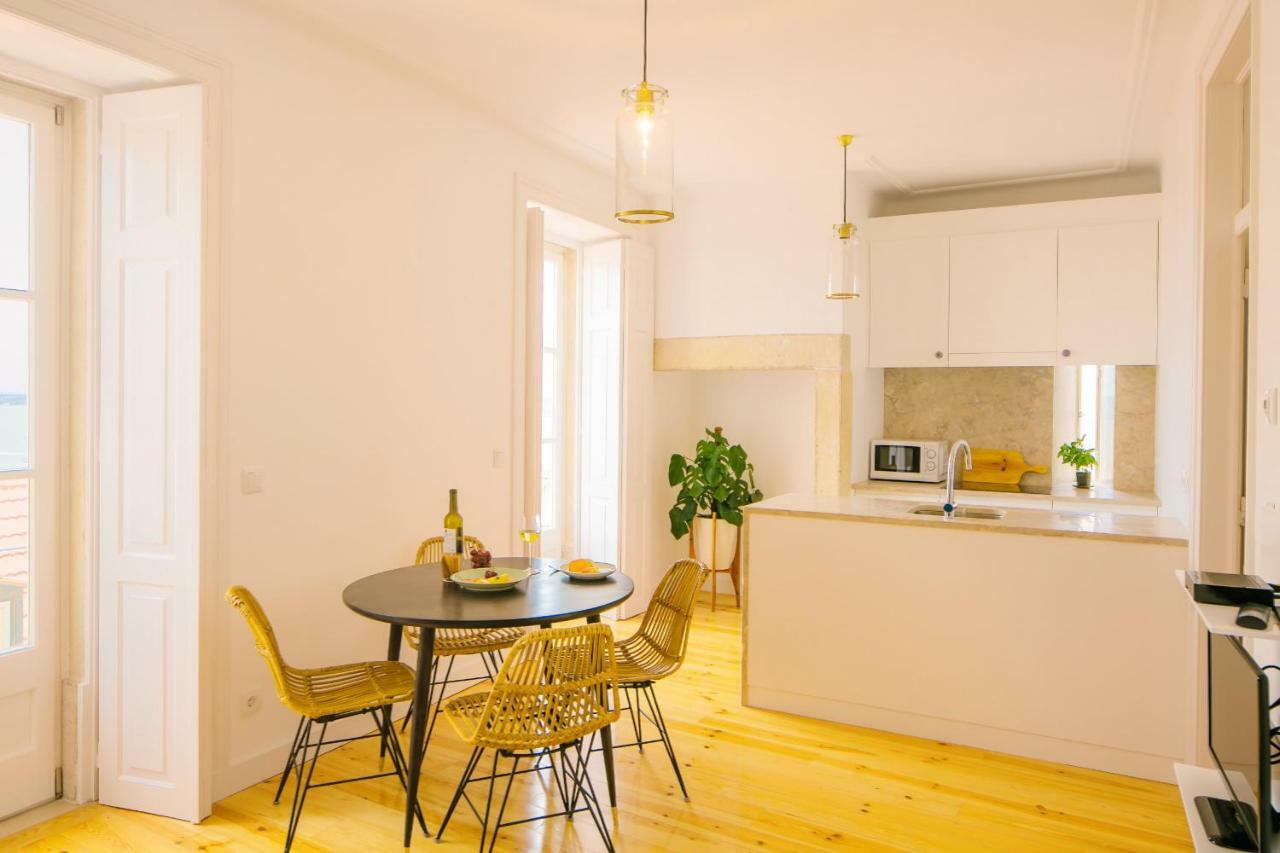 Alfama Balcony River View By Lovelystay Apartamento *