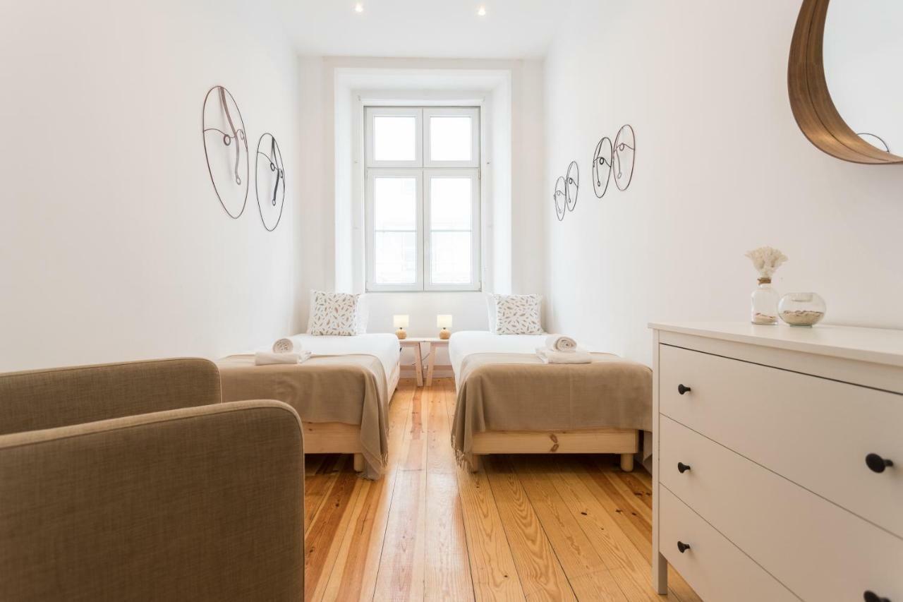 Baixa Modern Three-bedroom - By Lu Holidays
