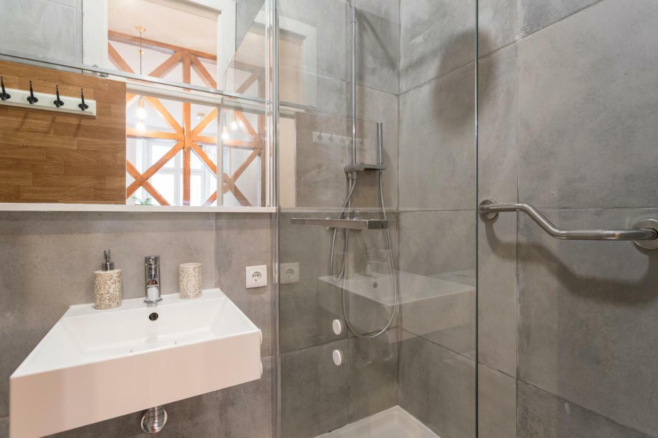 Apartment Baixa Modern Three-bedroom - By Lu Holidays *