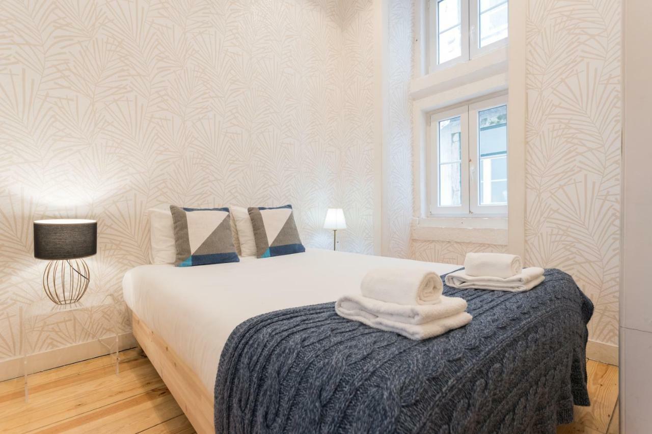 Baixa Modern Three-bedroom - By Lu Holidays Apartment *