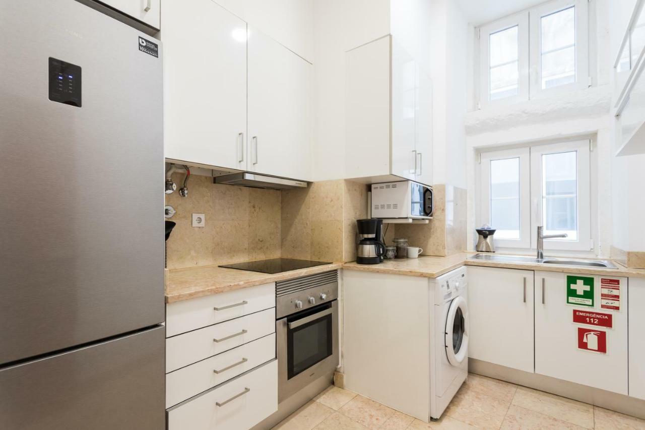 Baixa Modern Three-bedroom - By Lu Holidays Apartment *