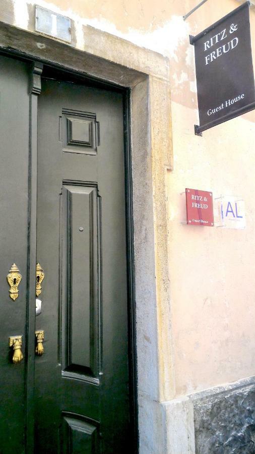 Ritz & Freud 3* Lissabon