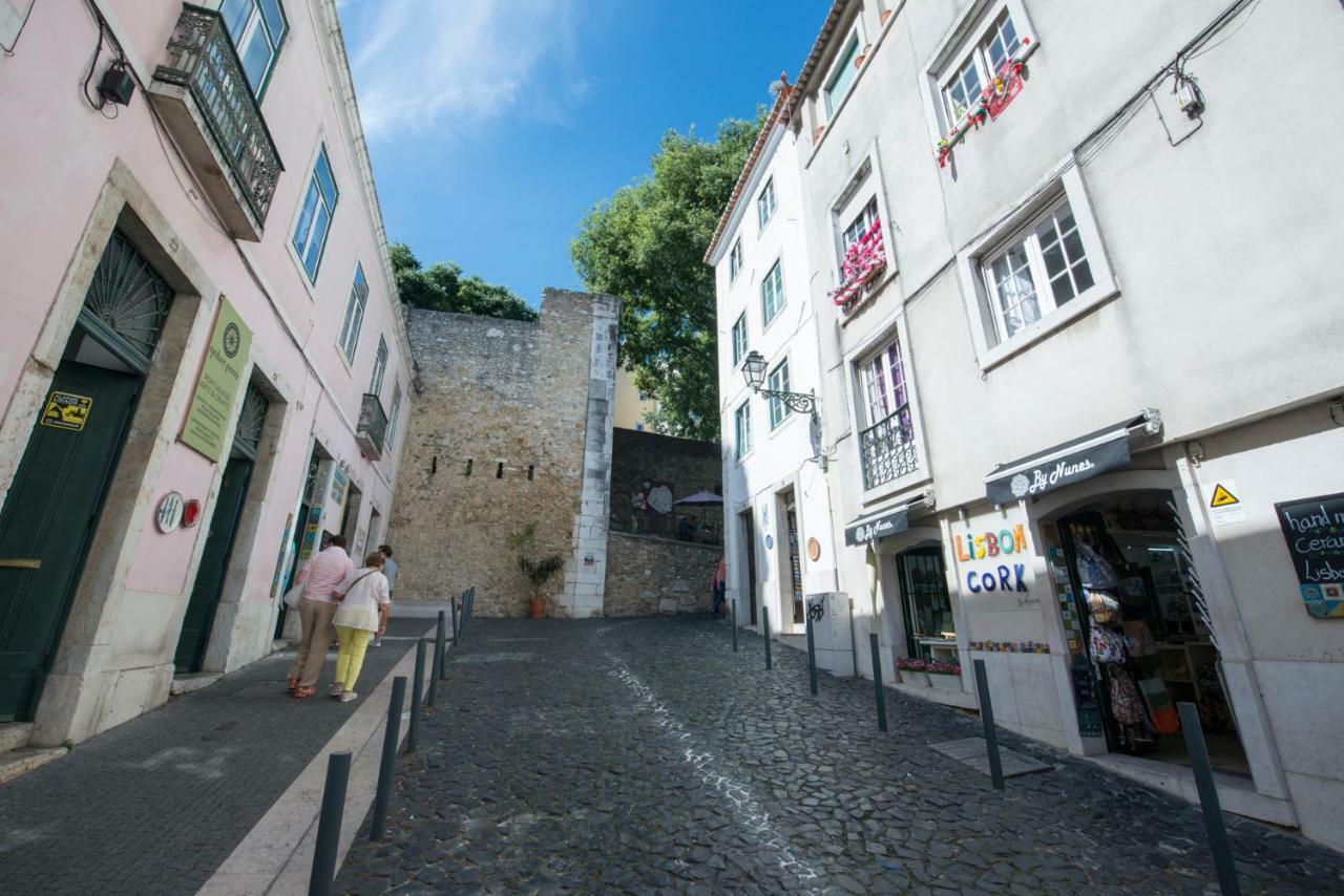 Portugal Here I - Alfama-castelo * Lissabon