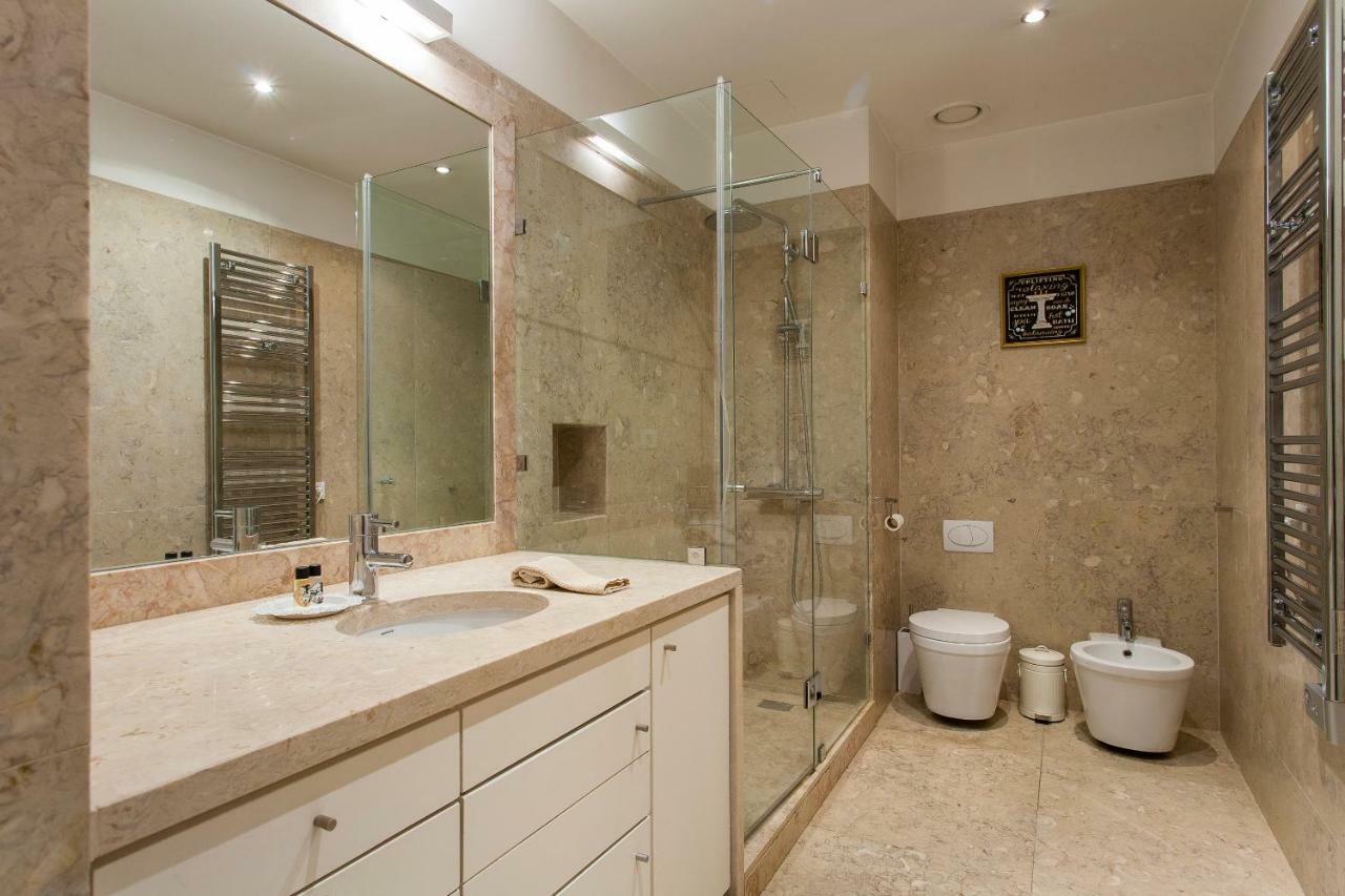 Apartment Apartment Carmo Lisbon
