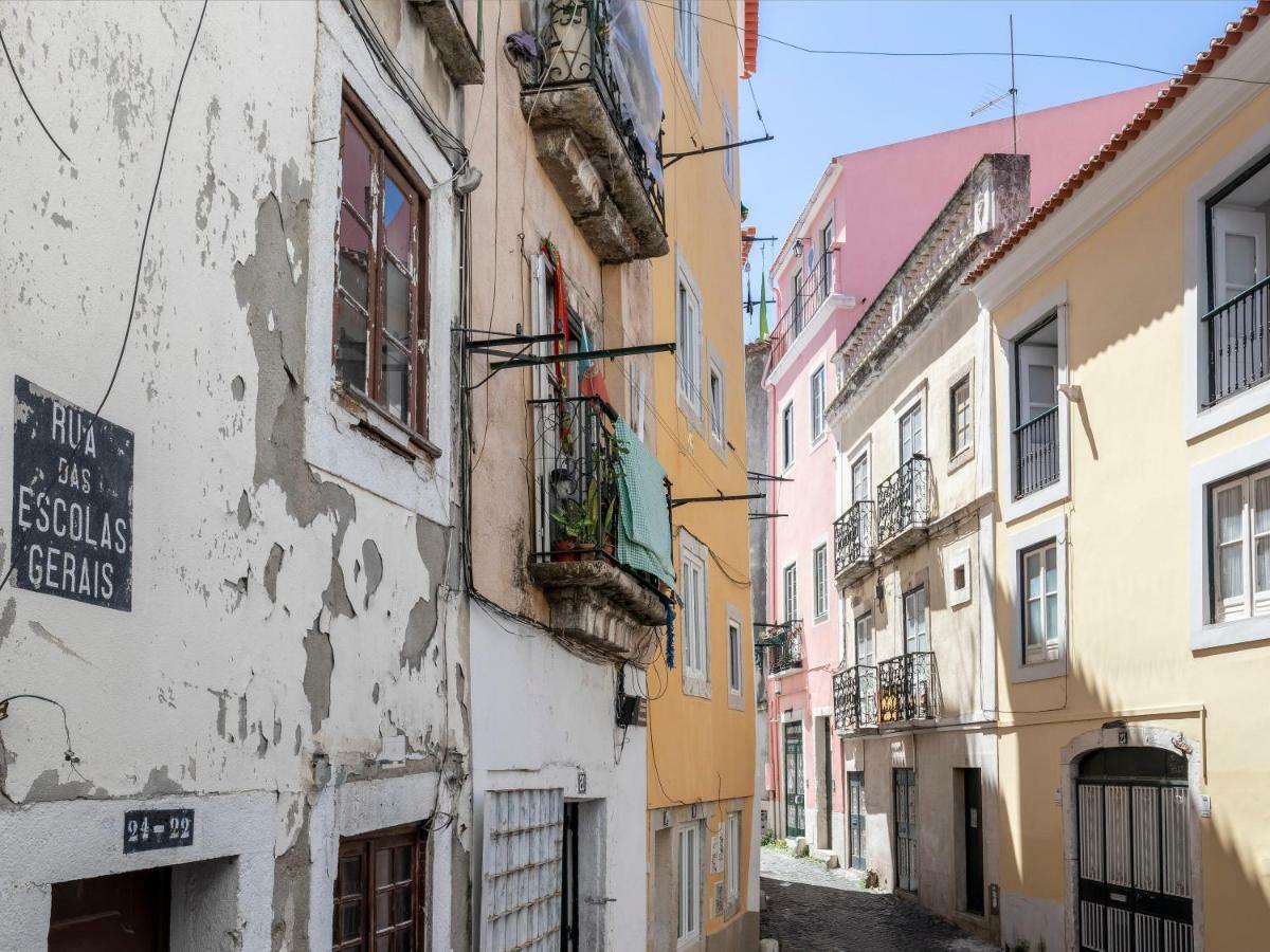 Alfama Street View * Lisbon