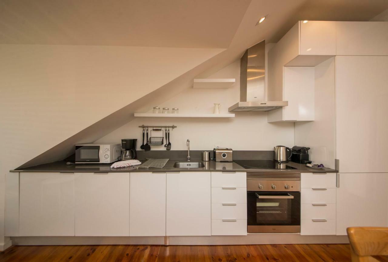 A Captivating Close To River Tagus In Lissabon