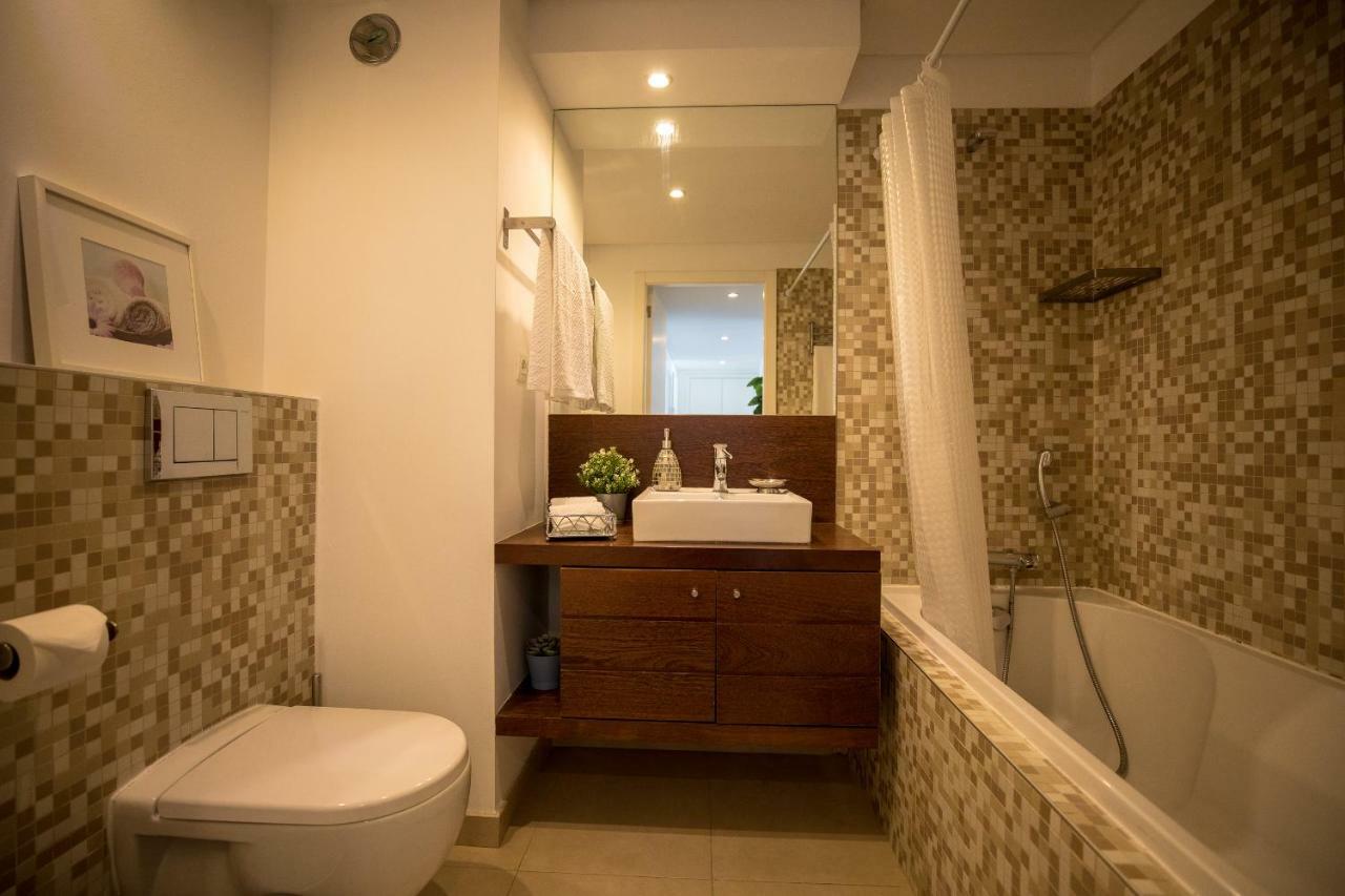 Charming With Balcony & Pool Apartamento