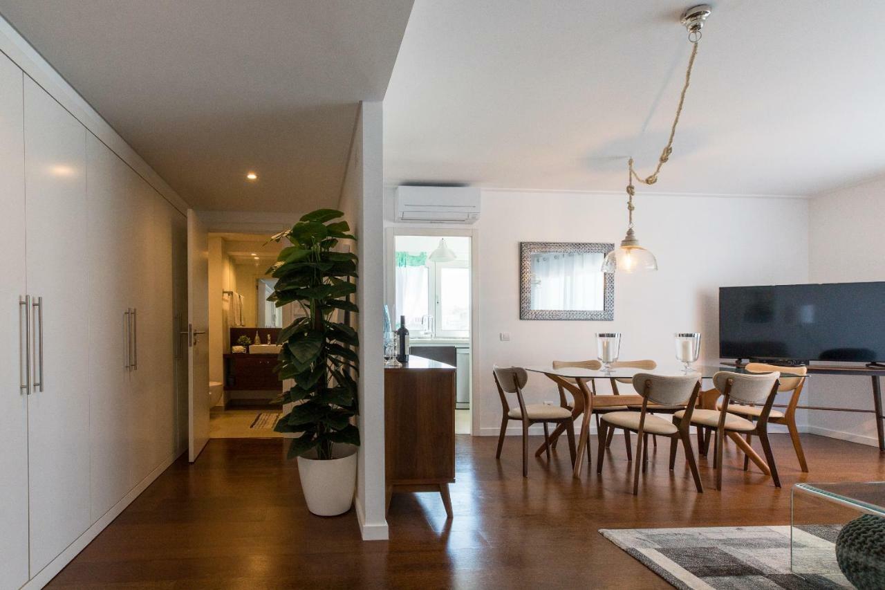 Charming With Balcony & Pool Apartamento