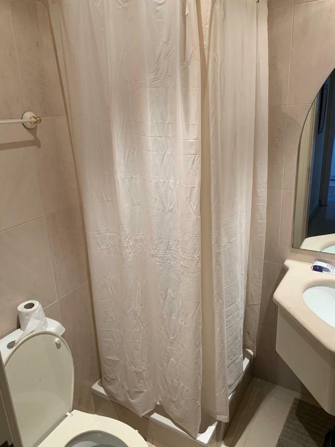 Sweet With Bathroom In Maison d'hôtes Lisboa
