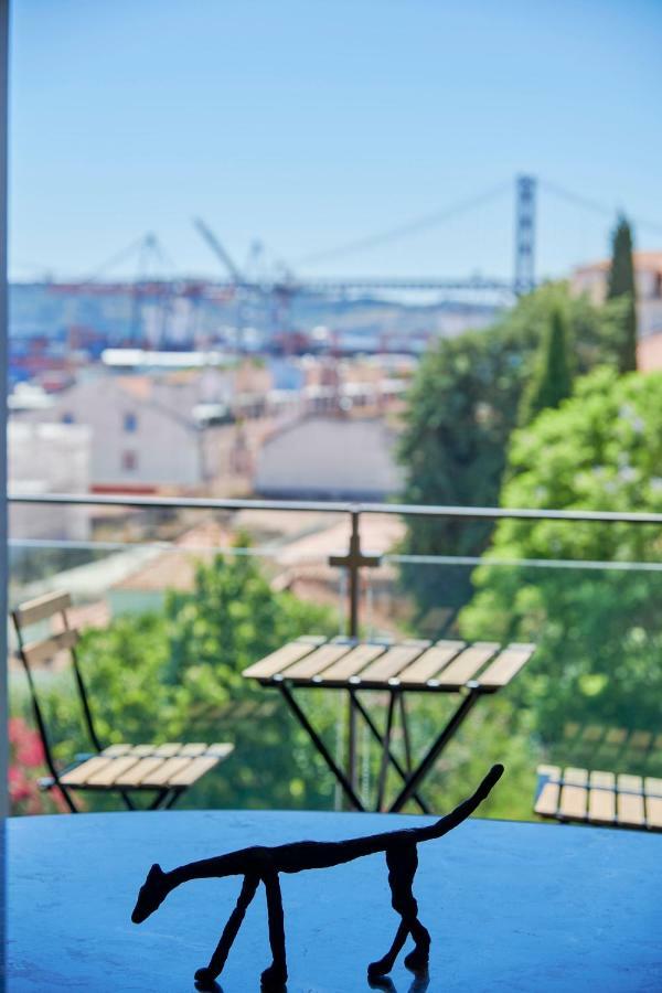 Apartamento Janelas Verdes 3 *
