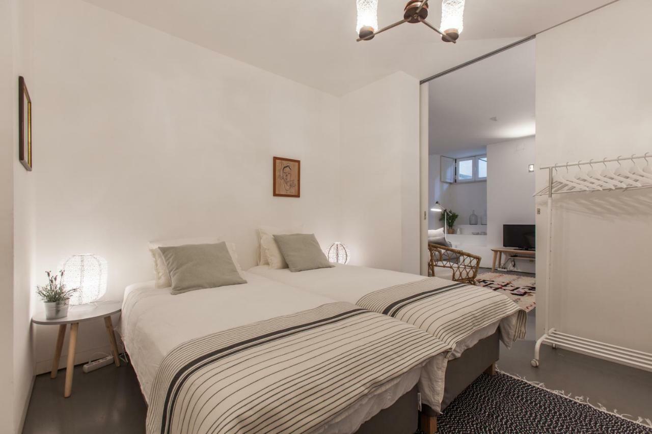Renovated With Private Courtyard, By Timecooler Apartment Lissabon