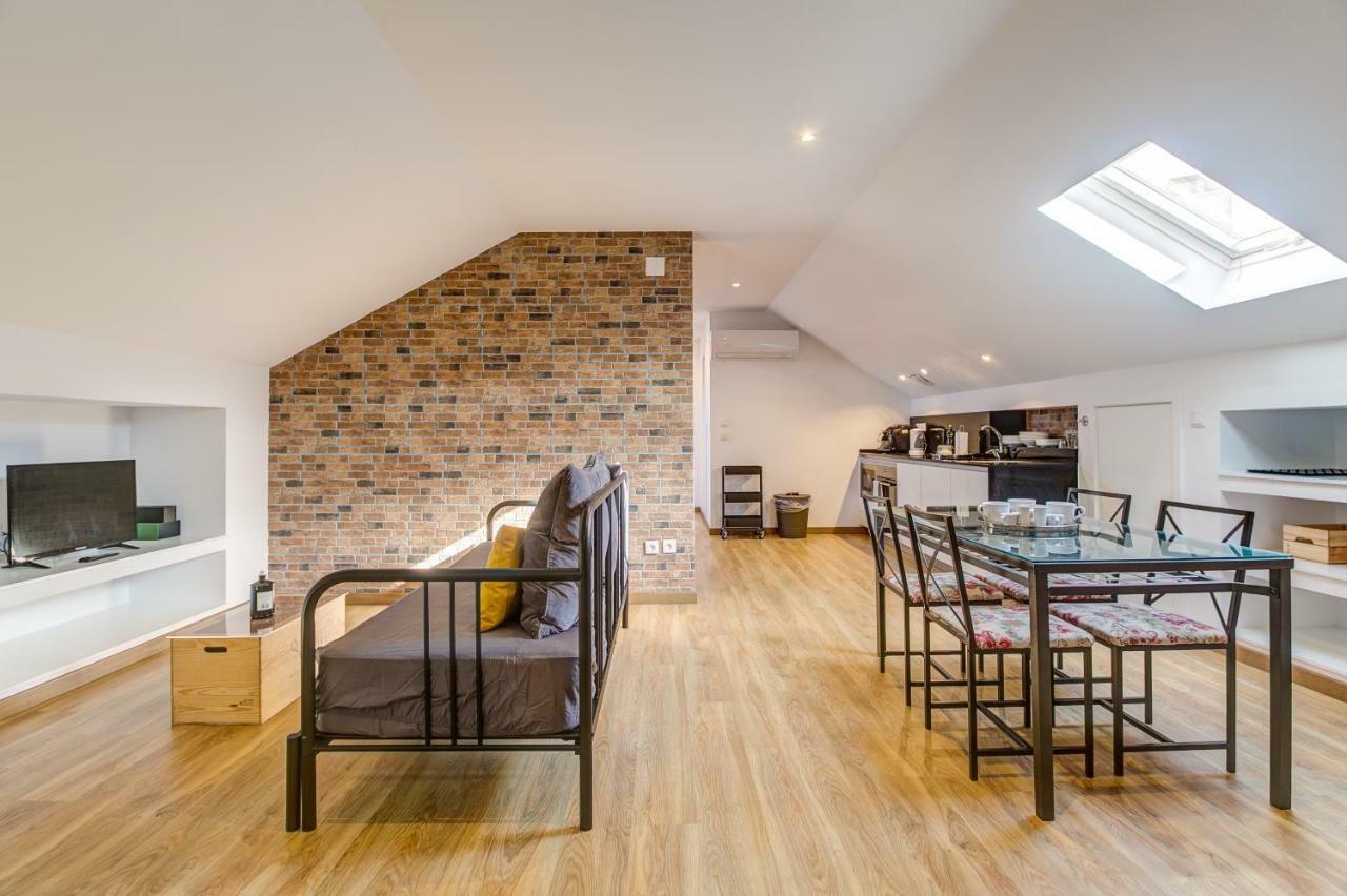Home Out Rooms & Apartments Apartment