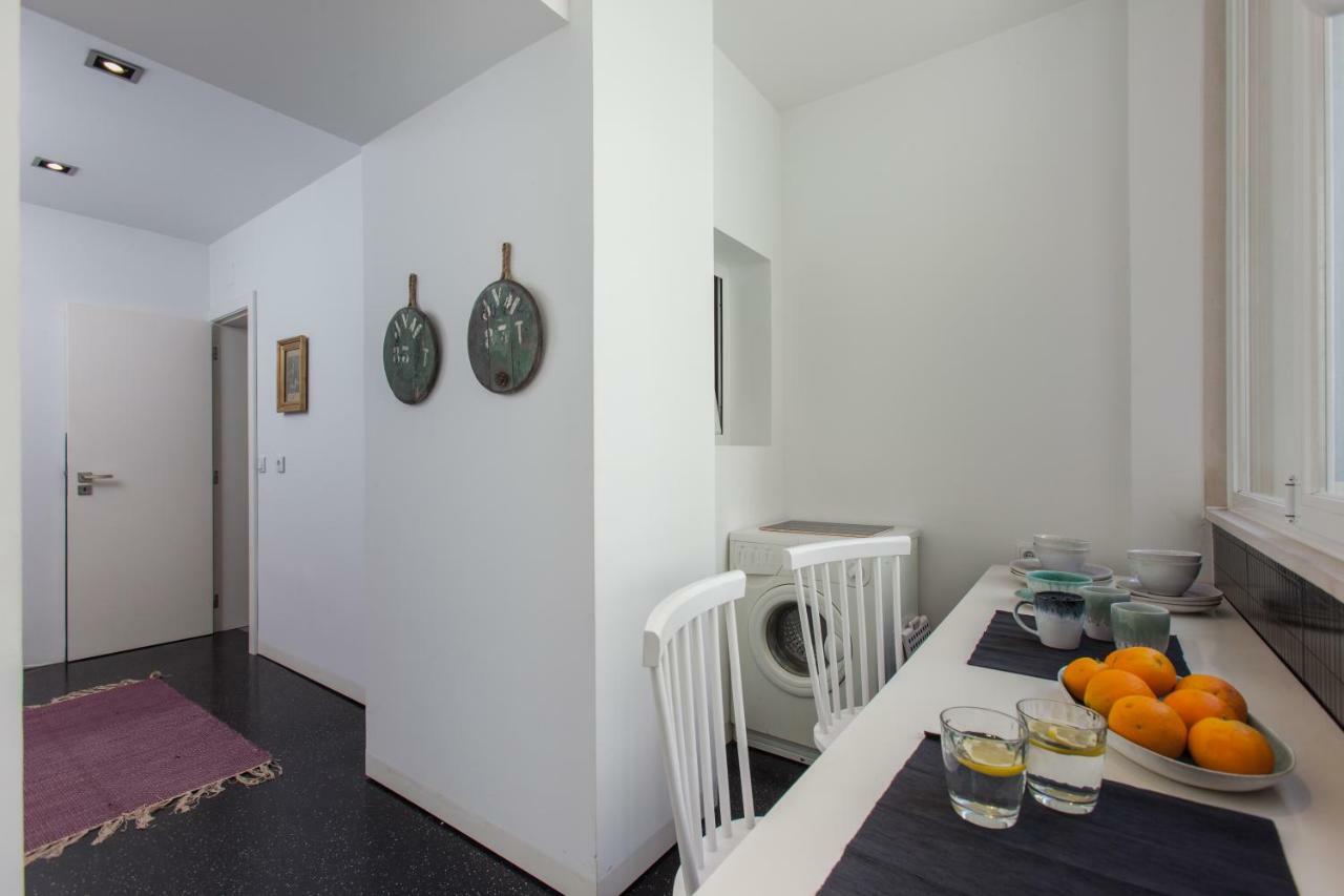 Renovated With Private Courtyard, By Timecooler