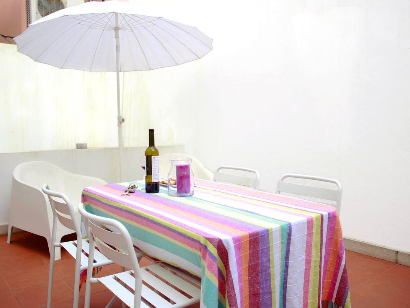 Appartement Joivy Modern 1-bed With Terrace, Moments From Sao Bento Palace Lissabon