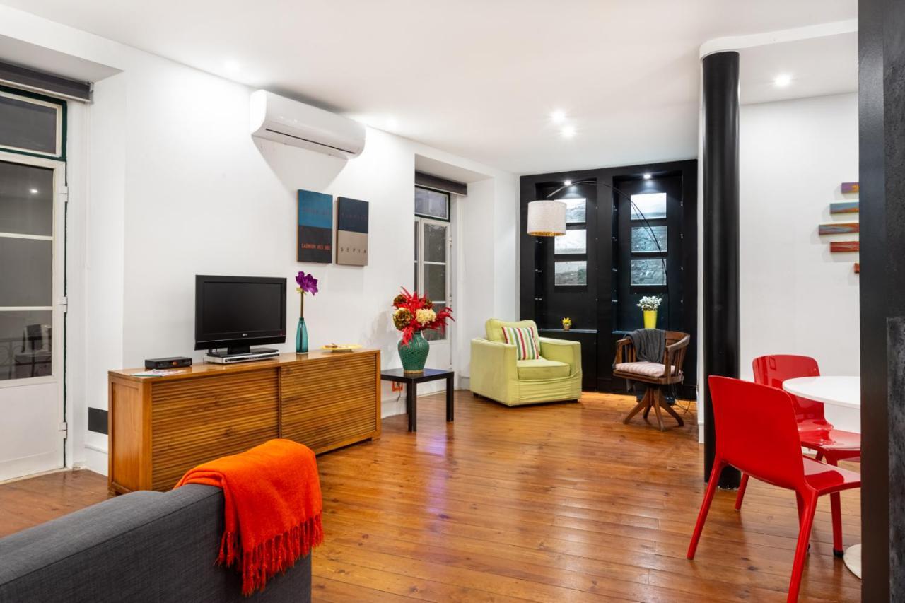 Apartment Joivy Bold And Colourful 1-bed Flat At The Heart Of Chiado, Nearby Carmo Convent *