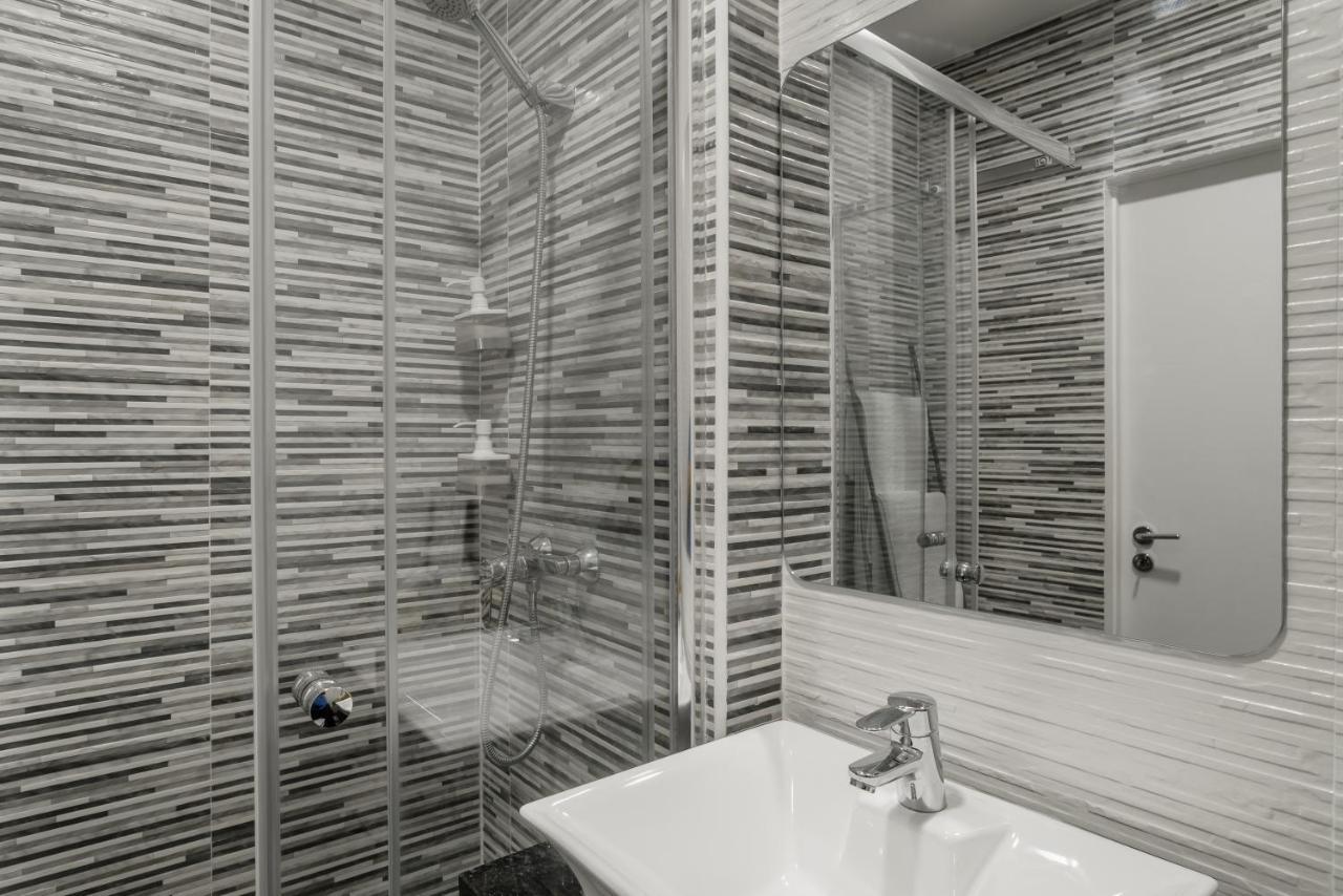 Apartment Authentic Graca - Cozy Flat With Local Soul