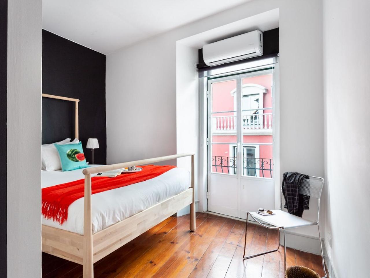 Apartment Joivy Bold And Colourful 1-bed Flat At The Heart Of Chiado, Nearby Carmo Convent Lissabon