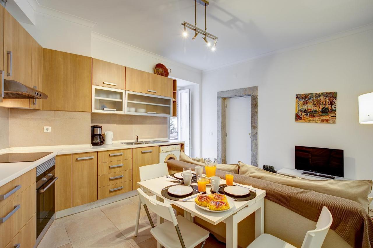 Cozy Tailor Made With A Refreshing Terrace Apartment