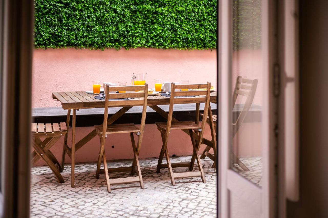 Cozy Tailor Made With A Refreshing Terrace Apartment