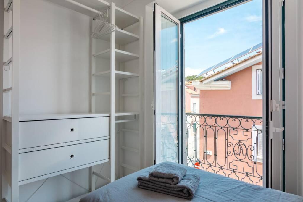 Beautiful With View Of The Tagus River * Lisbon