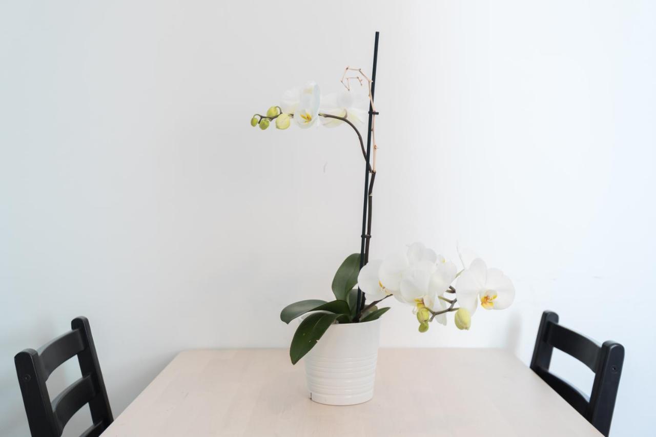 Parque Nacoes, Near Airport, Metro Station Appartement *